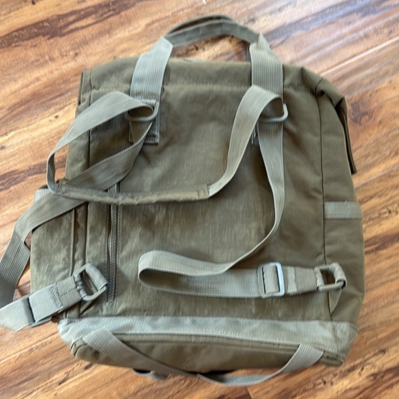 Tommy Bahama Convertible Backpack in Military Army Green / Olive - Picture 3 of 8